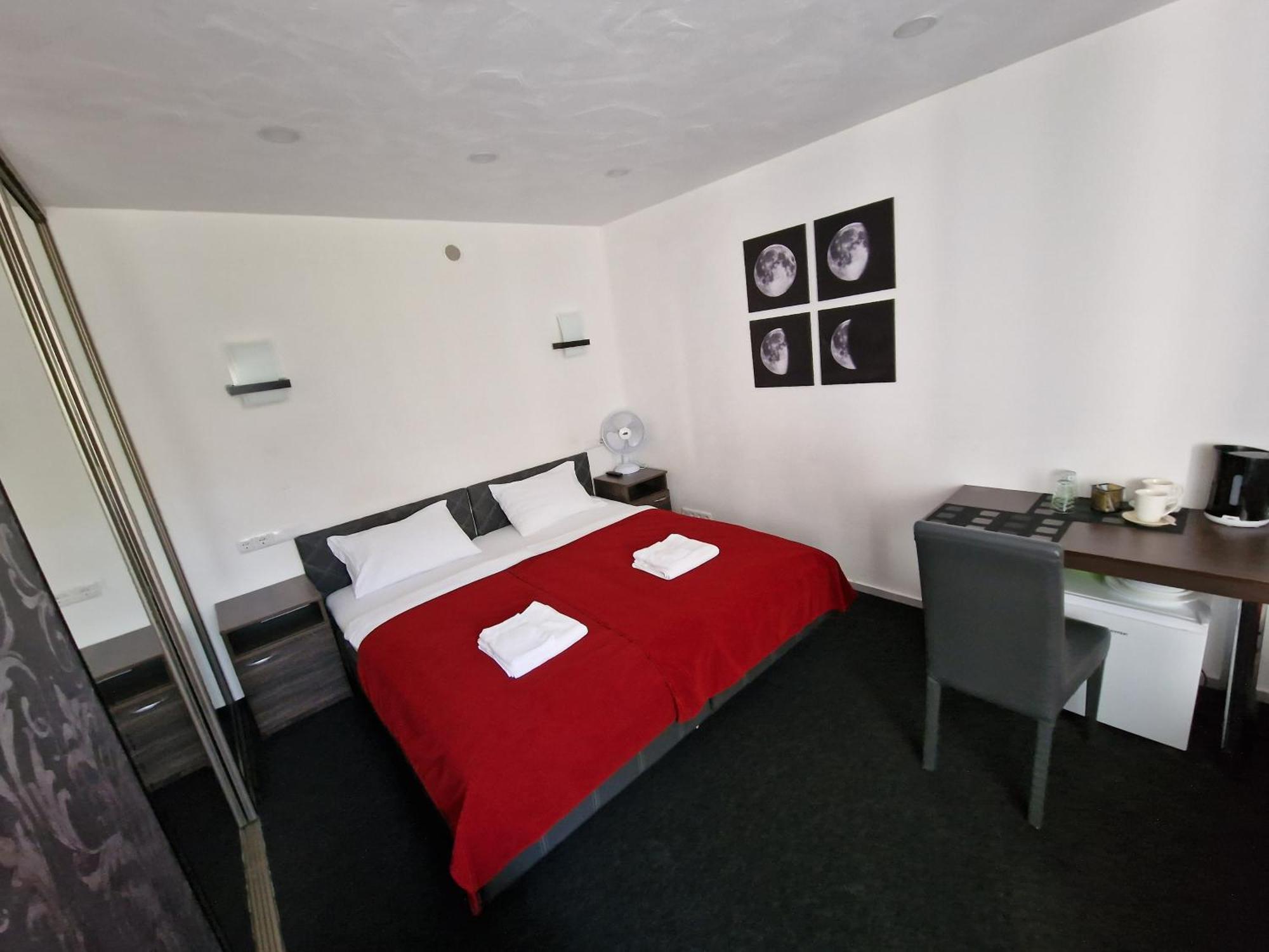 راسينياي Kalida B&B Rooms For Rent الغرفة الصورة